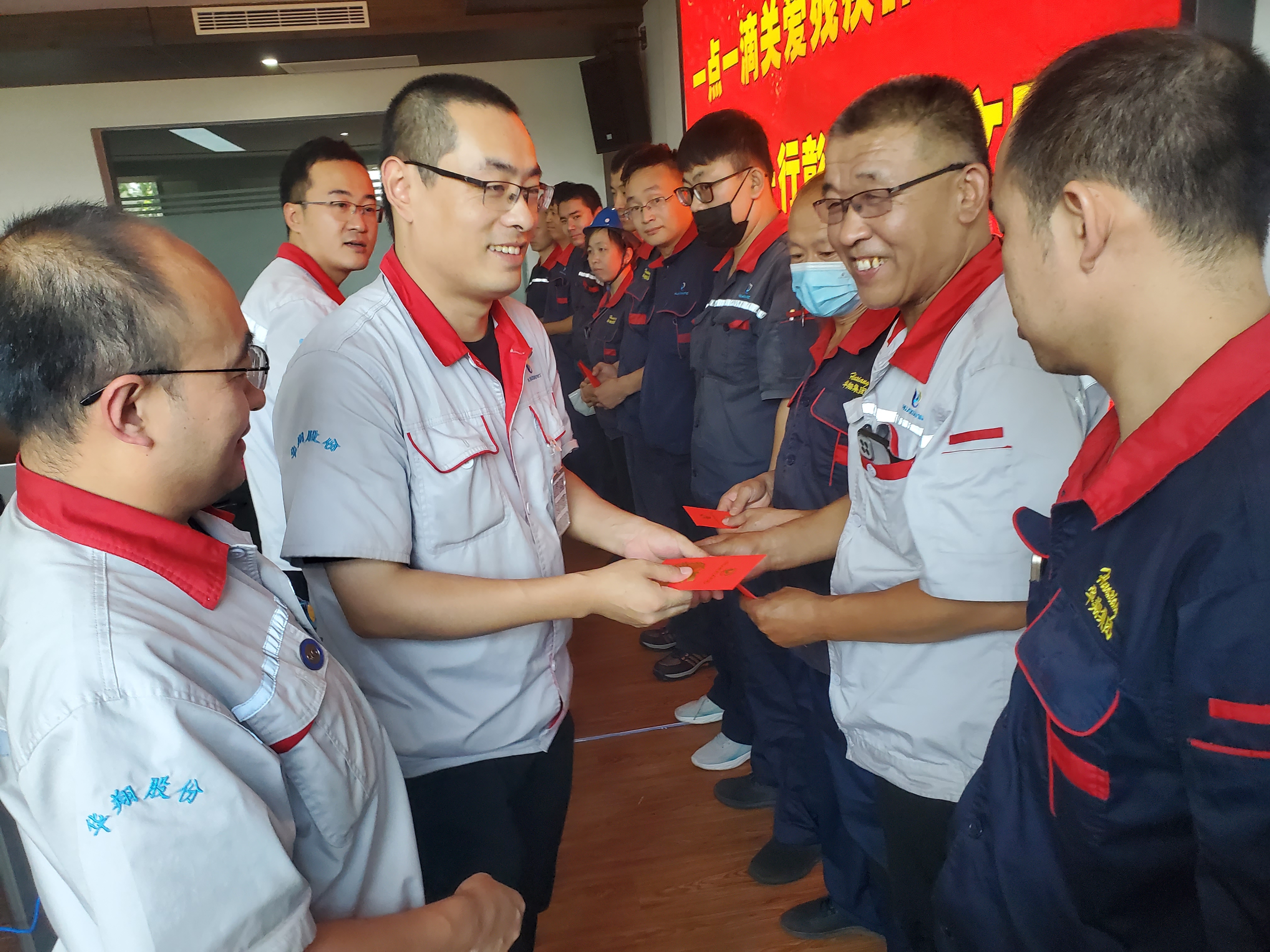 “扶殘助殘有你有我”，華翔很暖心！